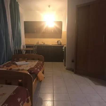 Monastyr شقة *